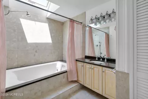 Bath - 174 Ocean Ave #4, Sea Bright, NJ 07760 photo 2 of 4