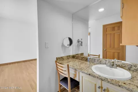 Bath - 174 Ocean Ave #4, Sea Bright, NJ 07760 photo 1 of 4