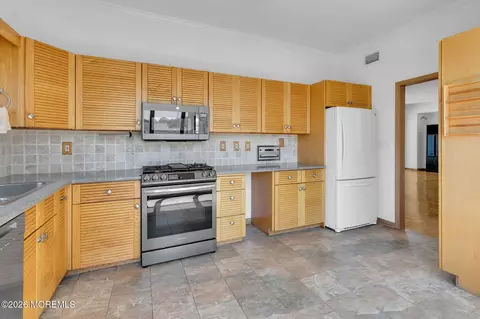 Kitchen - 174 Ocean Ave #4, Sea Bright, NJ 07760 photo 1 of 3