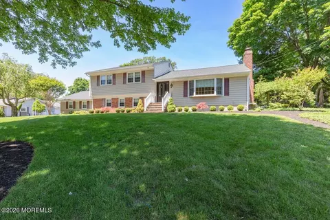 25 Pelican Rd, Middletown, NJ 07748