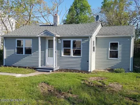 709 Cedar St, Lakehurst, NJ 08733