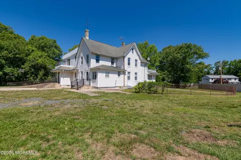795 Harmony Rd, Middletown, NJ 07748