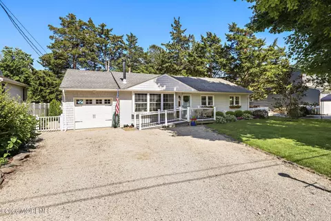 603 Cedar St, Tuckerton, NJ 08087