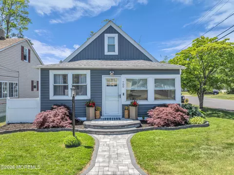 700 Navesink Ave, Ocean Gate, NJ 08740