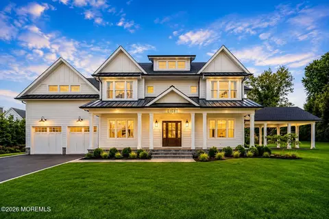 8 Pocahontas Ave, Oceanport, NJ 07757