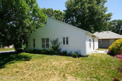 Exterior - 21 Tudor Ct, Jackson, NJ 08527 photo 4 of 5