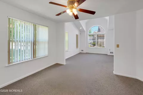 Living - 21 Tudor Ct, Jackson, NJ 08527 photo 5 of 6