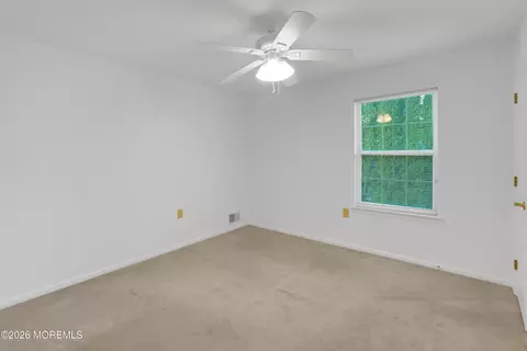 Bedroom - 21 Tudor Ct, Jackson, NJ 08527 photo 4 of 6