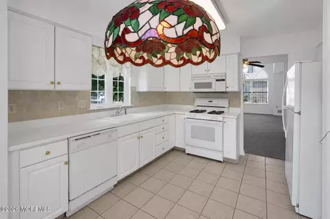 Kitchen - 21 Tudor Ct, Jackson, NJ 08527 photo 4 of 5