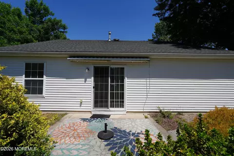 Exterior - 21 Tudor Ct, Jackson, NJ 08527 photo 2 of 5