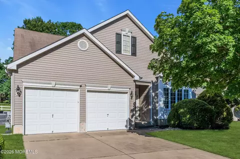 5 Shadow Creek Ct, Jackson, NJ 08527