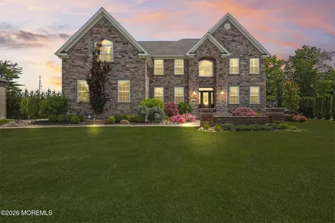 9 Gatarz Ct, East Brunswick, NJ 08816