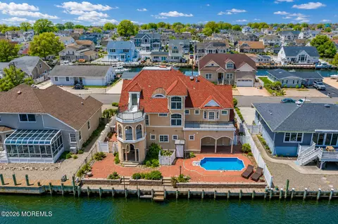 835 Anchor Dr, Forked River, NJ 08731