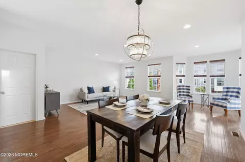 330 Princeton Ct, Shrewsbury, NJ 07702