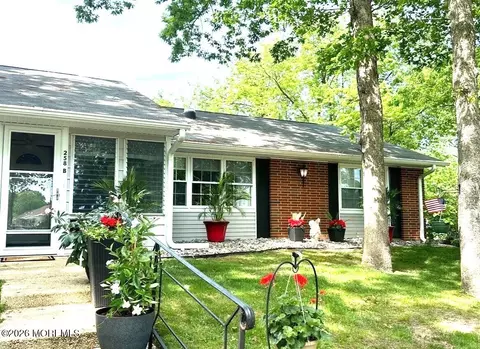 258 Jefferson Ct #B, Lakewood, NJ 08701