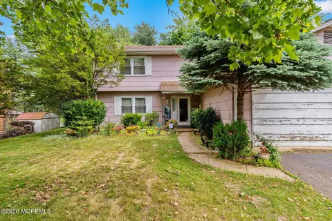 12 Villanova Rd, Parlin, NJ 08859