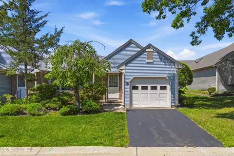 9 Patrick Henry Ct # A, Monroe, NJ 08831