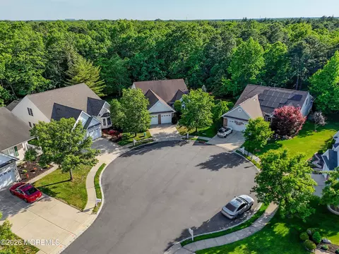 7 Oakhill Ct, Jackson, NJ 08527