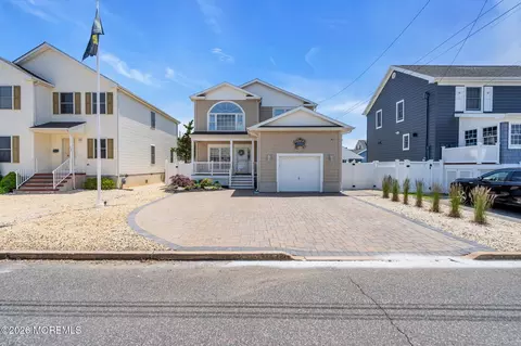 134 Elizabeth Ave, Lavallette, NJ 08735