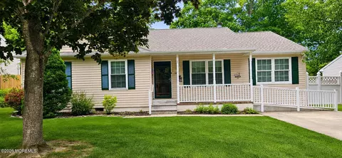 54 Mermaid Dr, Manahawkin, NJ 08050