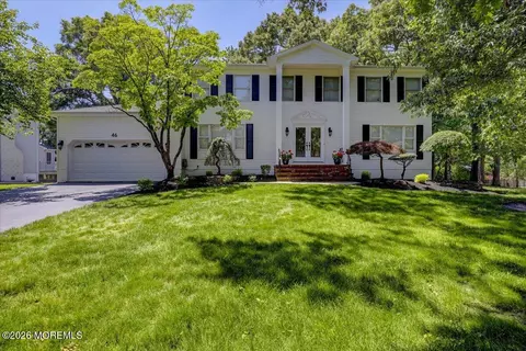 46 Saupe Dr, Manalapan, NJ 07726