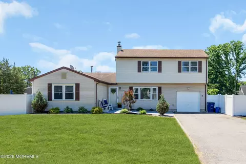 1332 Broadway Blvd, Toms River, NJ 08757