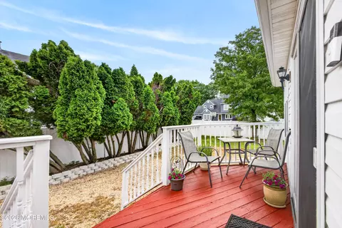 Exterior - 6 Red Maple Dr, Brick, NJ 08724 photo 3 of 6