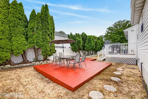 Exterior - 6 Red Maple Dr, Brick, NJ 08724 photo 5 of 6