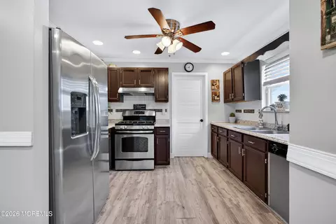 Kitchen - 6 Red Maple Dr, Brick, NJ 08724 photo 2 of 3