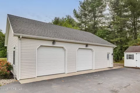 Exterior - 2 Dellaira Ct, Wrightstown, NJ 08562 photo 11 of 18