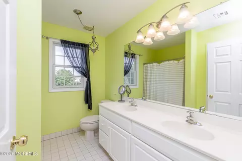 Bath - 2 Dellaira Ct, Wrightstown, NJ 08562 photo 6 of 6