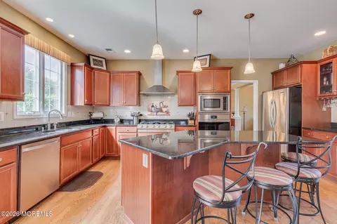 Kitchen - 2 Dellaira Ct, Wrightstown, NJ 08562 photo 3 of 6
