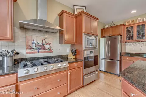 Kitchen - 2 Dellaira Ct, Wrightstown, NJ 08562 photo 6 of 6