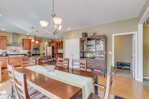 Dining - 2 Dellaira Ct, Wrightstown, NJ 08562 photo 5 of 5