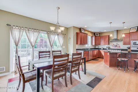 Dining - 2 Dellaira Ct, Wrightstown, NJ 08562 photo 4 of 5