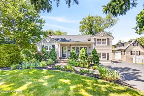 21 Karyn Ter E, Middletown, NJ 07748