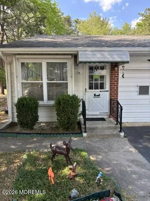 1 A Lexington Dr, Whiting, NJ 08759
