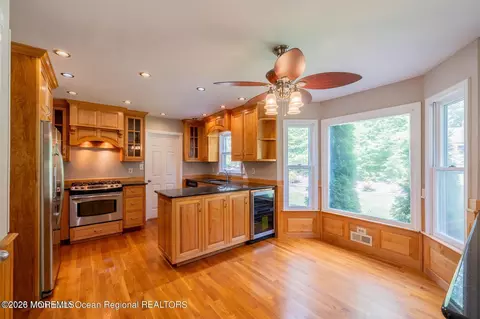 Kitchen - 20 Bittersweet Dr, Jackson, NJ 08527 photo 1 of 2