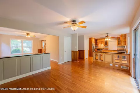 Living - 20 Bittersweet Dr, Jackson, NJ 08527 photo 1 of 4