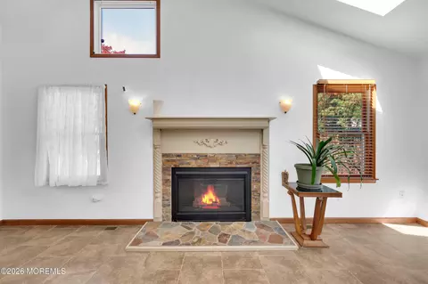 Living - 737 Croy Rd, Brick, NJ 08724 photo 3 of 10