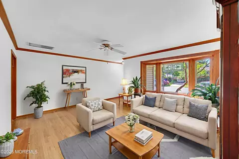 Living - 737 Croy Rd, Brick, NJ 08724 photo 6 of 10