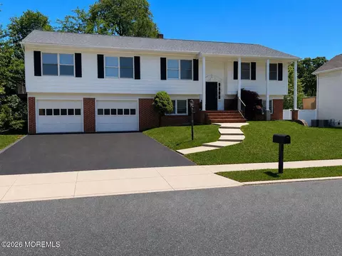 11 Roselle Ct, Lakewood, NJ 08701