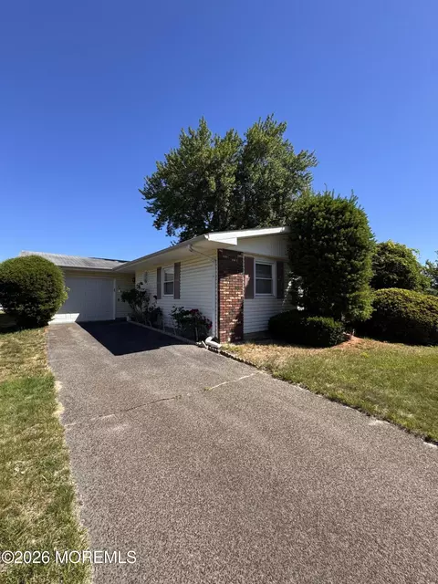 29 Robinson Rd, Brick, NJ 08724