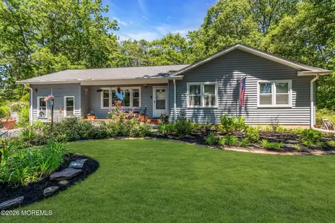 42 Ocean Ave, Jackson, NJ 08527