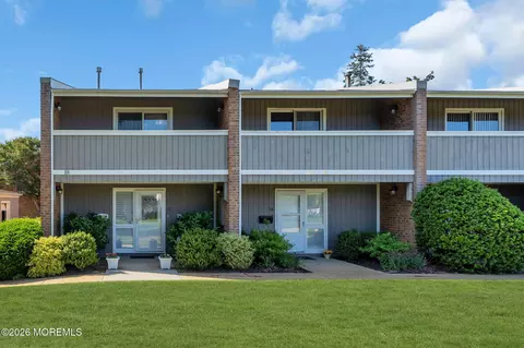 52 Linden Ct, Spring Lake Heights, NJ 07762