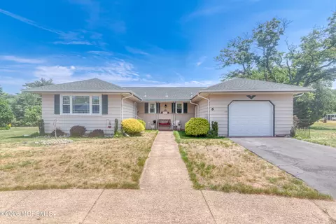 6 Carrazal Ct, Toms River, NJ 08757