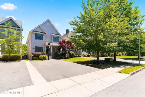 13 Treeside Ln, Lakewood, NJ 08701