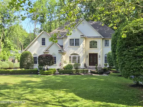 112 Beacon Hill Rd, Morganville, NJ 07751