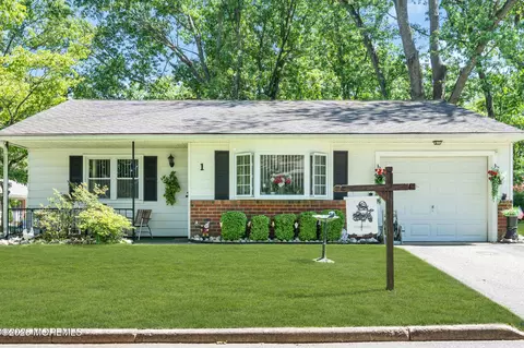 1 N Dakota Ave, Whiting, NJ 08759