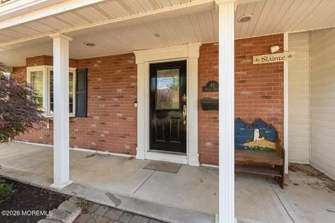 48 Ravine Dr, Matawan, NJ 07747